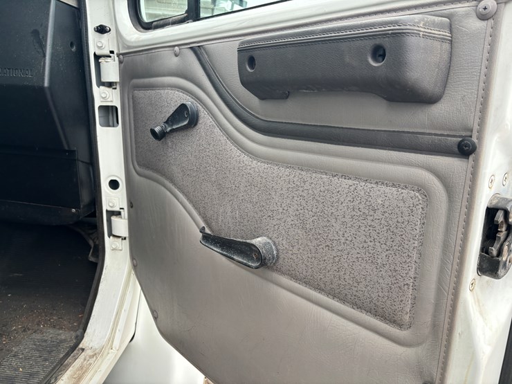 2002-international-4700-image-27