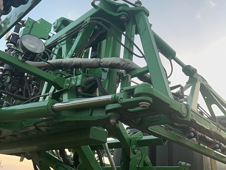 2014-john-deere-r4030-image-191