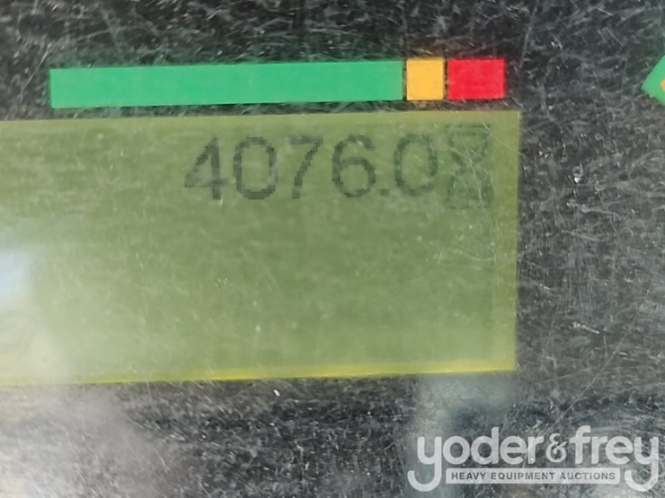 2017-caterpillar-415f2-il-image-44