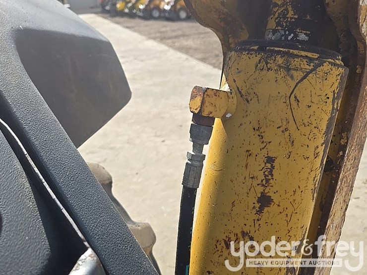 2010-deere-310sj-image-43