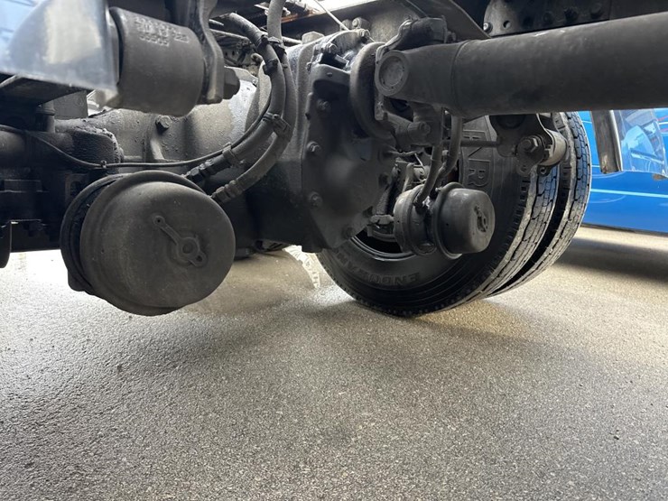 2020-volvo-10-image-40