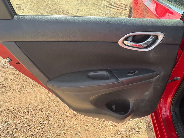 2018-nissan-sentra-4-door-sedan-(165,945-miles)-image-15