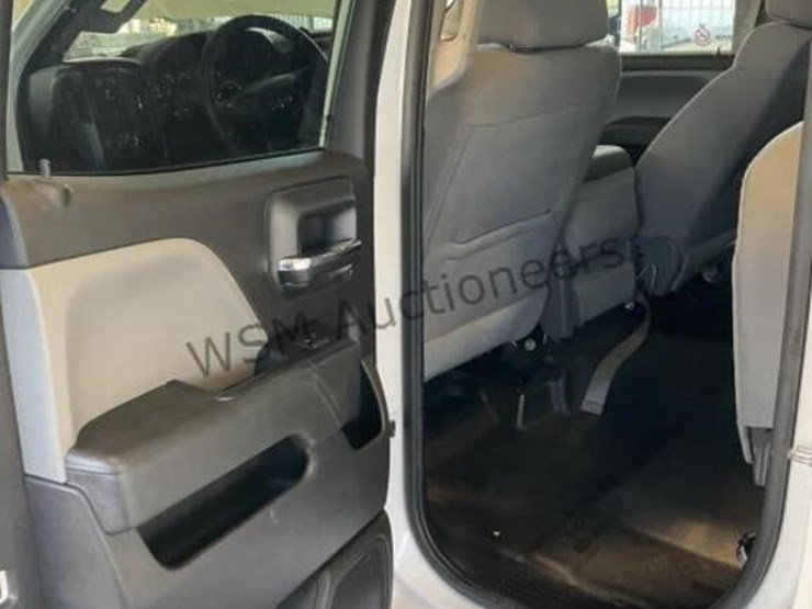 2016-chevrolet-silverado-2500-image-25