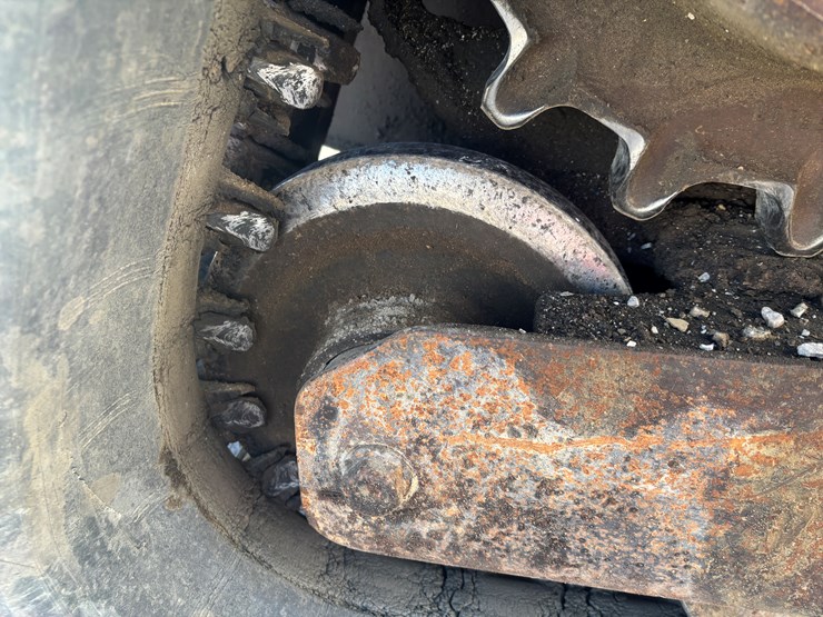 2007-bobcat-t300-image-48