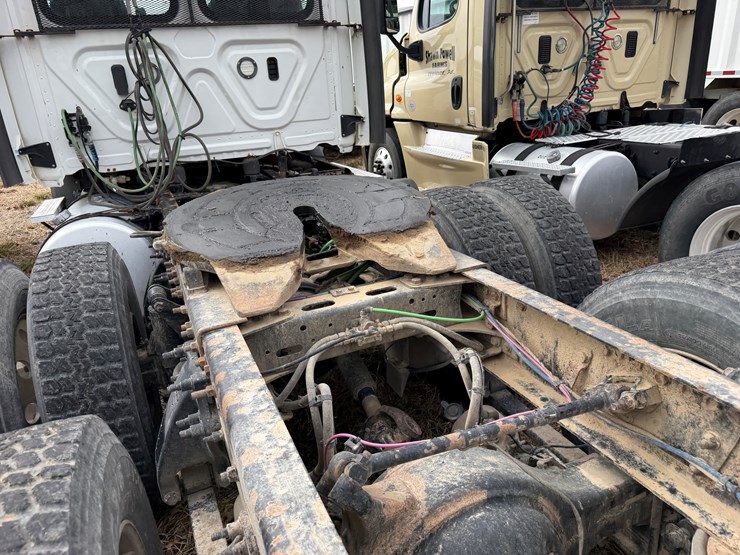 #40953-•-2019-freightliner-cascadia-t/a-daycab-truck-tractor-3akjhtdv4kskd3197-image-23