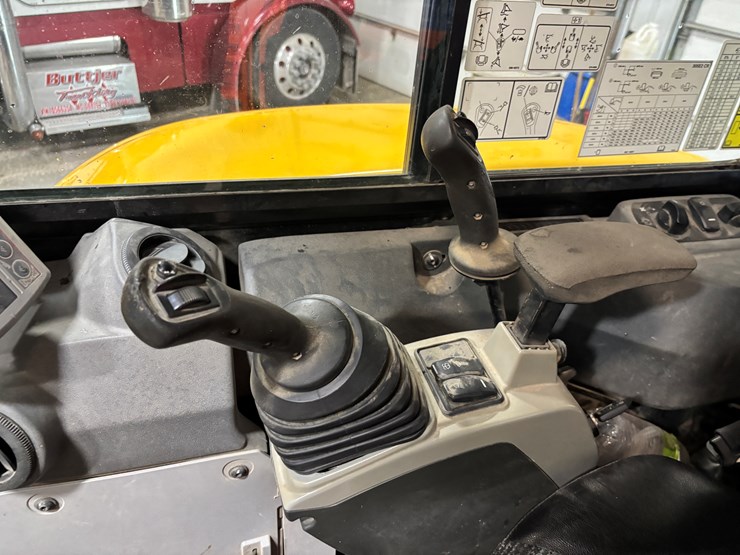 caterpillar-305-image-34