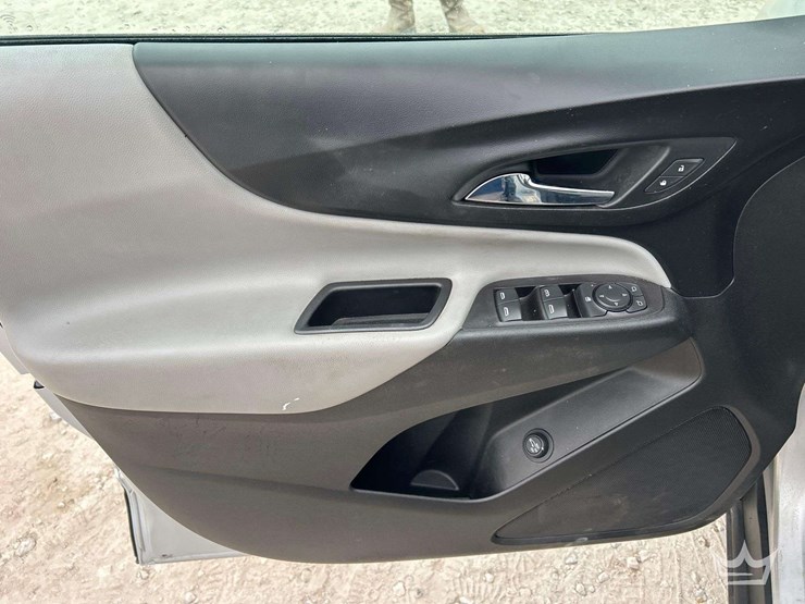 2020-chevrolet-equinox-image-12