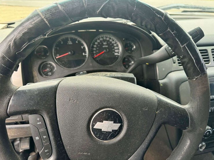 2009-chevrolet-tahoe-image-19