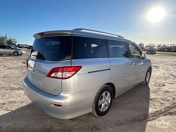 2017-nissan-quest-image-3