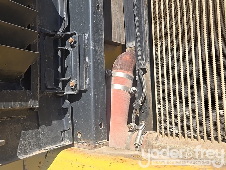 2013-komatsu-pc490-lc-10-image-57