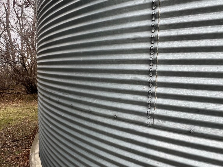 lot-25.-5,000-bu.-grain-bin-to-be-moved,-bin-fan-included,-motor-needs-some-work,-single-phase-(bin-3)-image-14