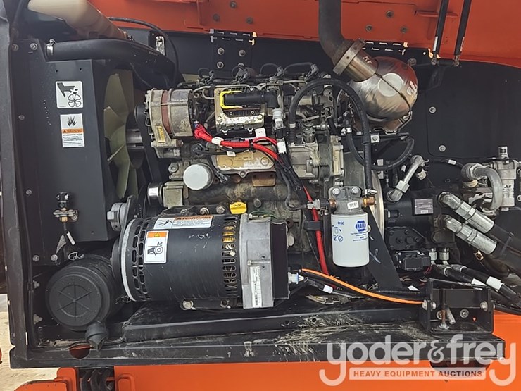 2015-jlg-600s-image-27