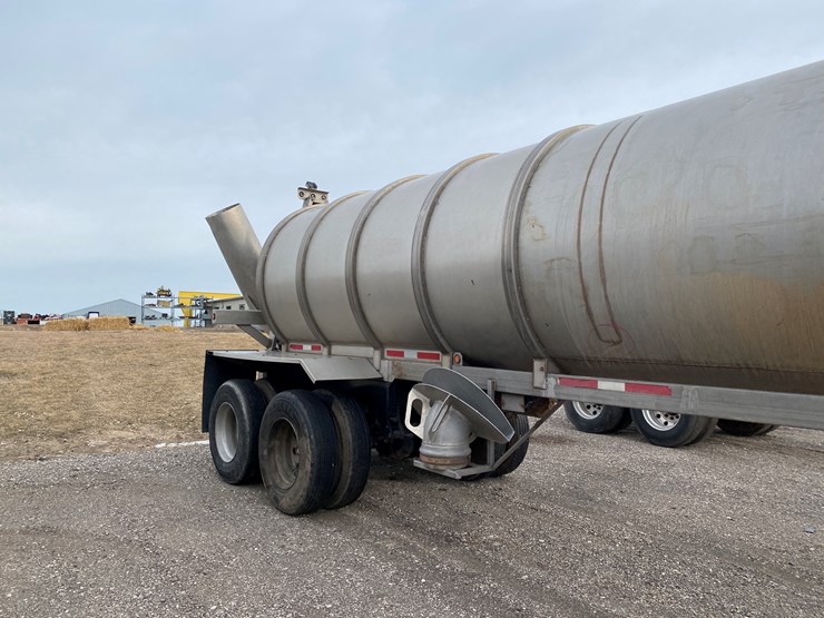 #502-•-2012-northern-8,500-gallon-semi-manure-tanker-(has-wi-title)-(waupun,-wi)-image-6