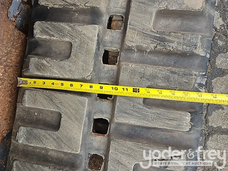 2017-takeuchi-tl12r2-image-13