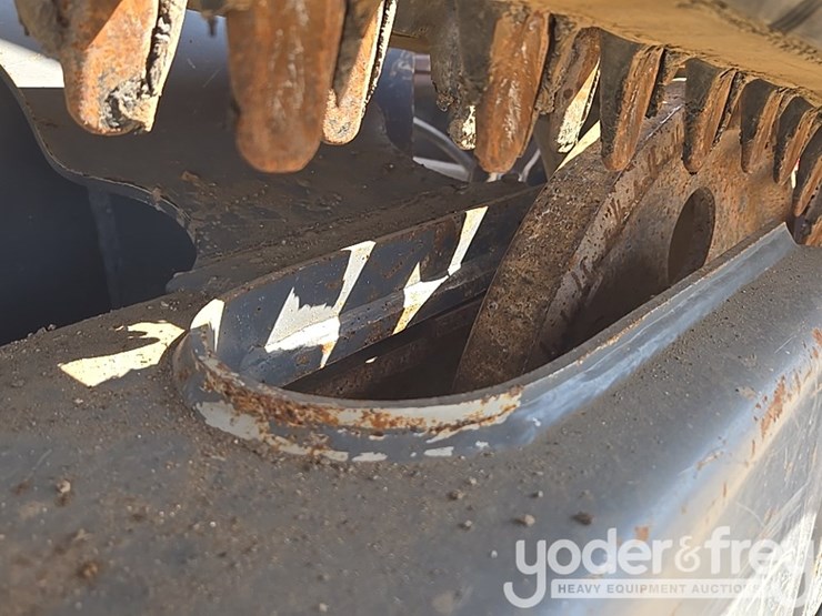 2023-takeuchi-tl12v2-image-18