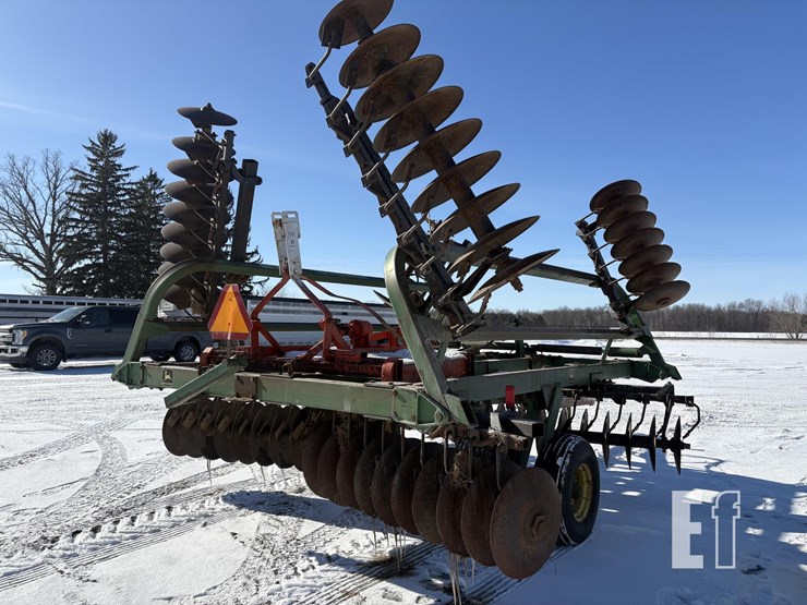 john-deere-235-image-6