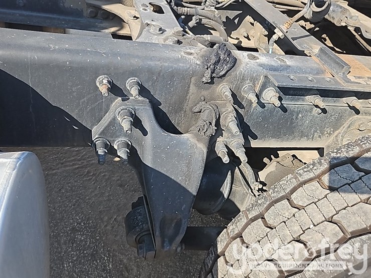 2017-international-8600-image-17