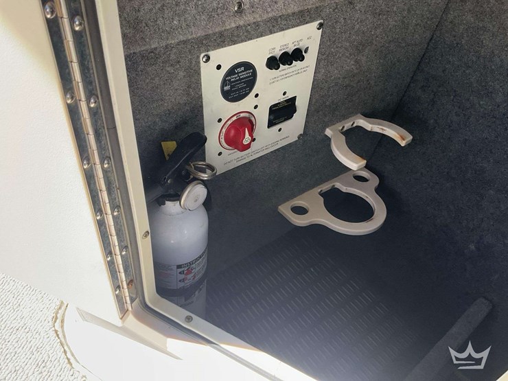 2012-23ft-chaparral-sunesta-boat-with-22ft.-t/a-continental-boat-trailer-image-23