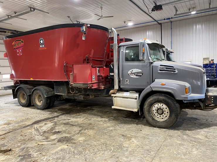 2019-western-star-4700sb-image-3
