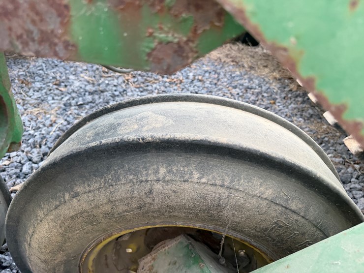 john-deere-35-image-12