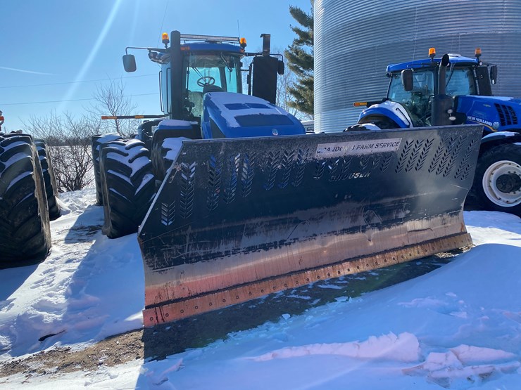 2012-new-holland-670-image-3