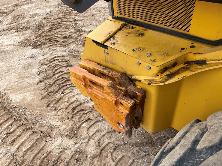 2019-john-deere-332-image-13