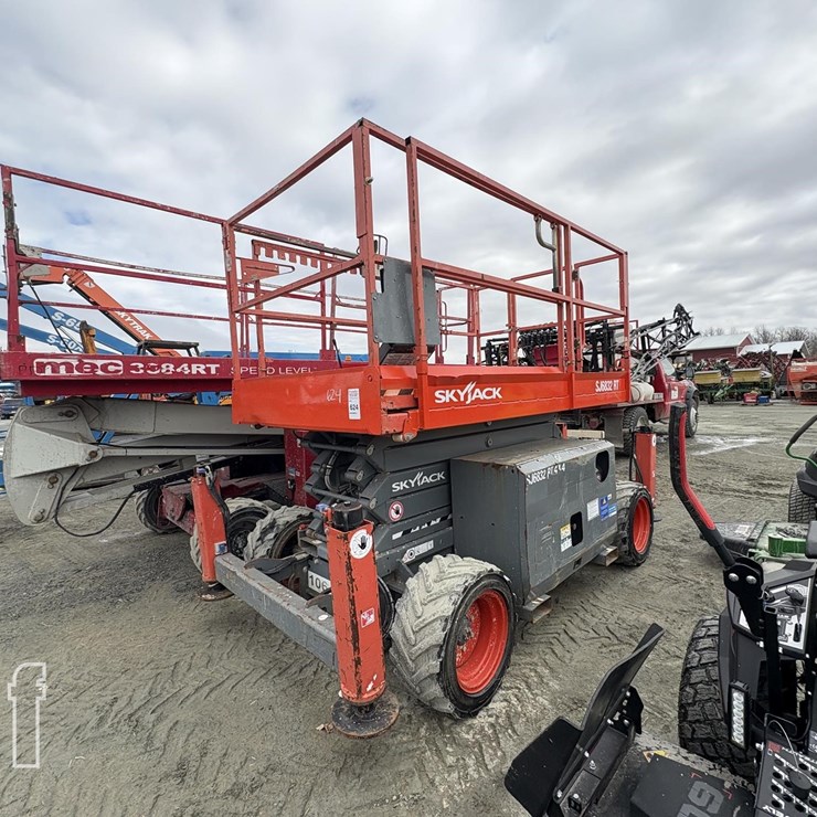 2017 SKYJACK SJ6832RT