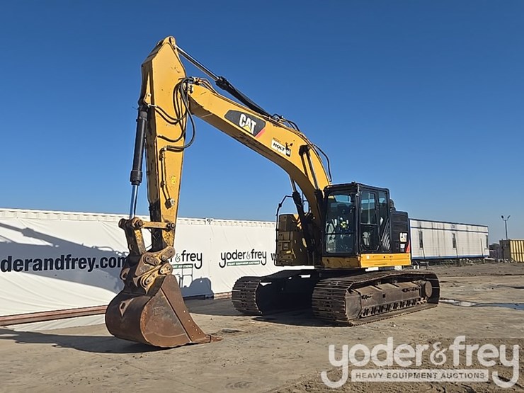 2016-caterpillar-335fl-image-1