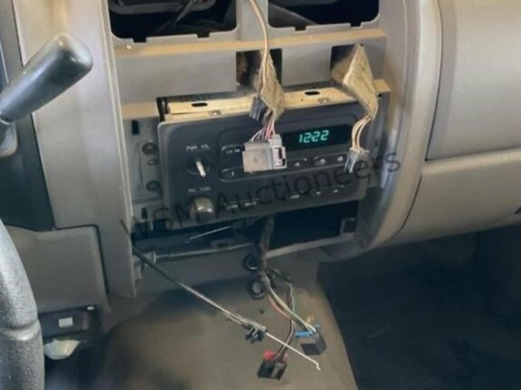 2005-chevrolet-colorado-image-19