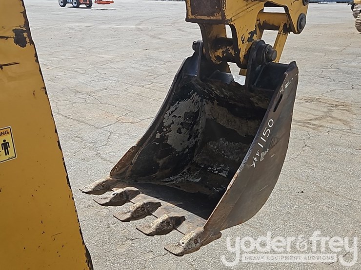 2016-caterpillar-420f2-it-image-24