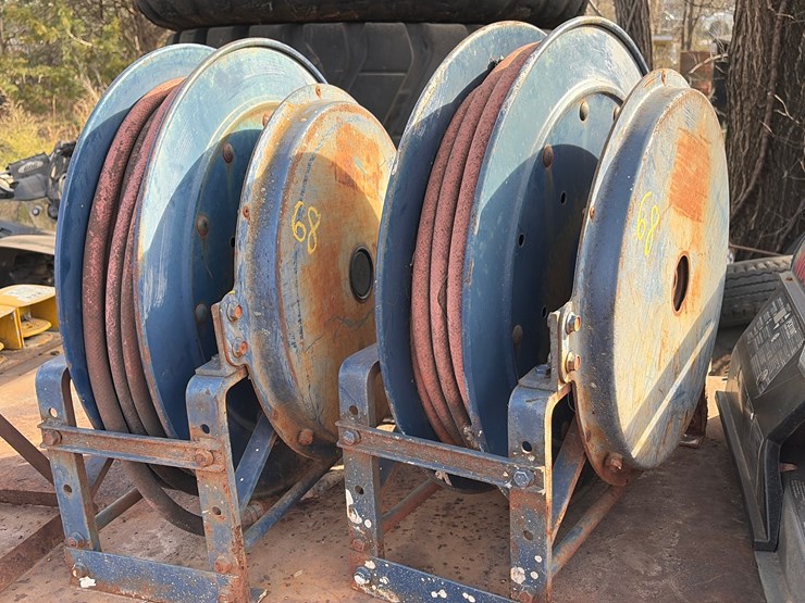 #68-•-2-heavy-duty-hose-reels-image-2