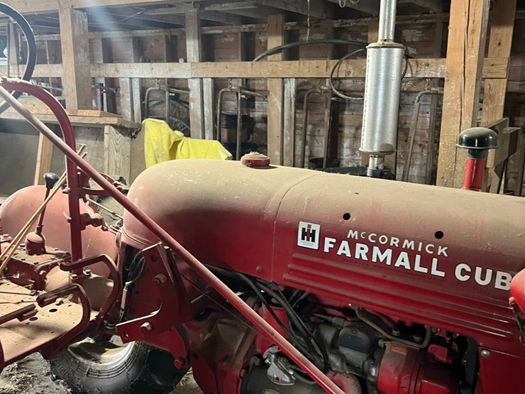 lot-17.-ihc-cub-collector-tractor,-serial-#fcb-14068,-new-tires,-been-in-the-shed-image-17