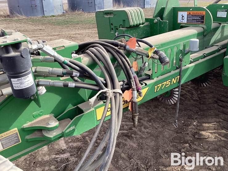 2022-john-deere-1775nt-image-10