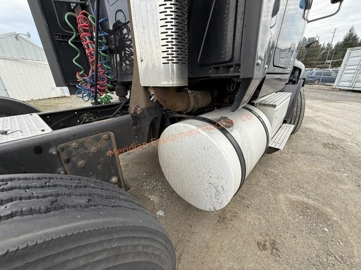 2017-international-prostar-image-57