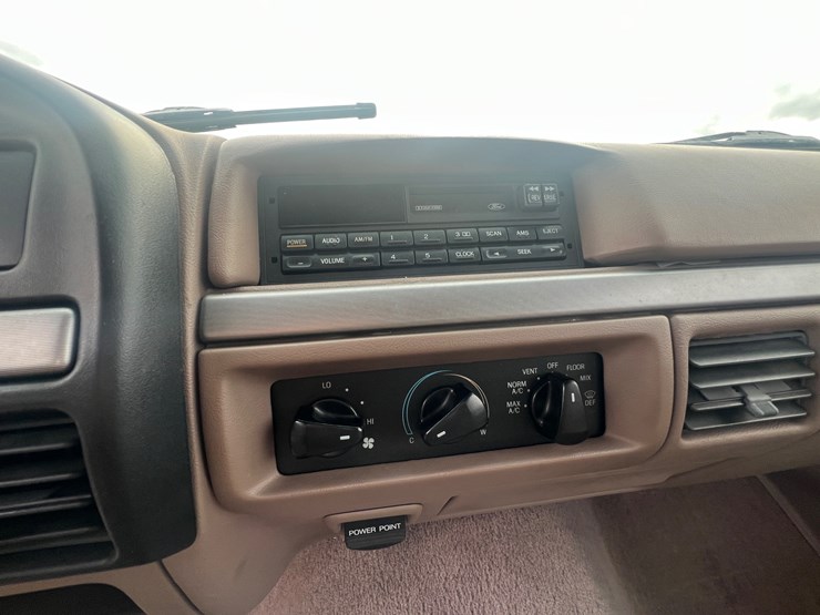 1994-ford-f150-xlt-image-19