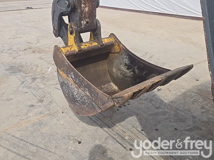 2014-deere-310k-ep-image-24