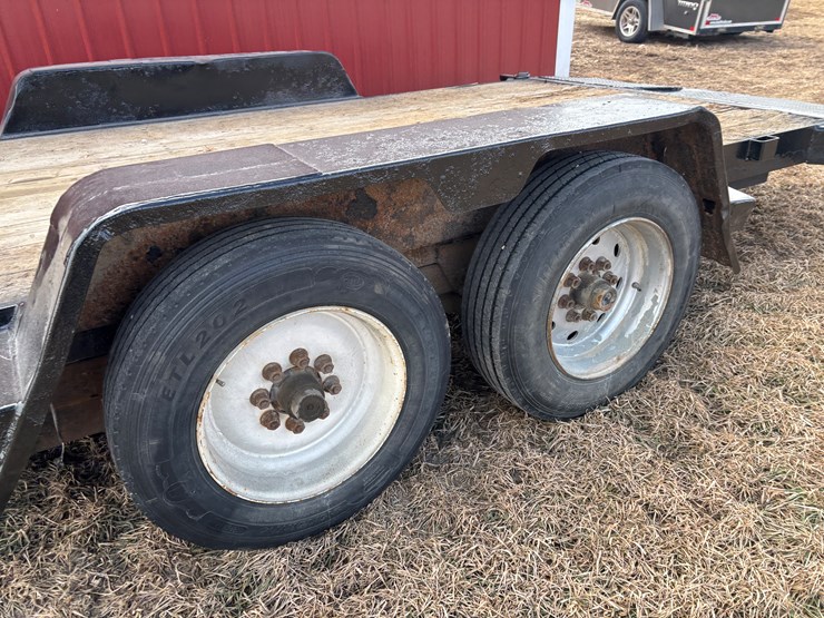 #2276-•-2013-b-&-b-20'-tandem-axle-tilt-bed-trailer-image-9