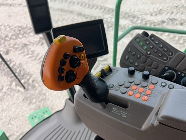 2014-john-deere-s680-image-117