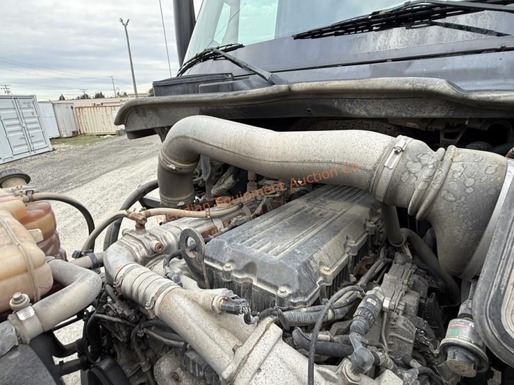 2017-international-prostar-image-51