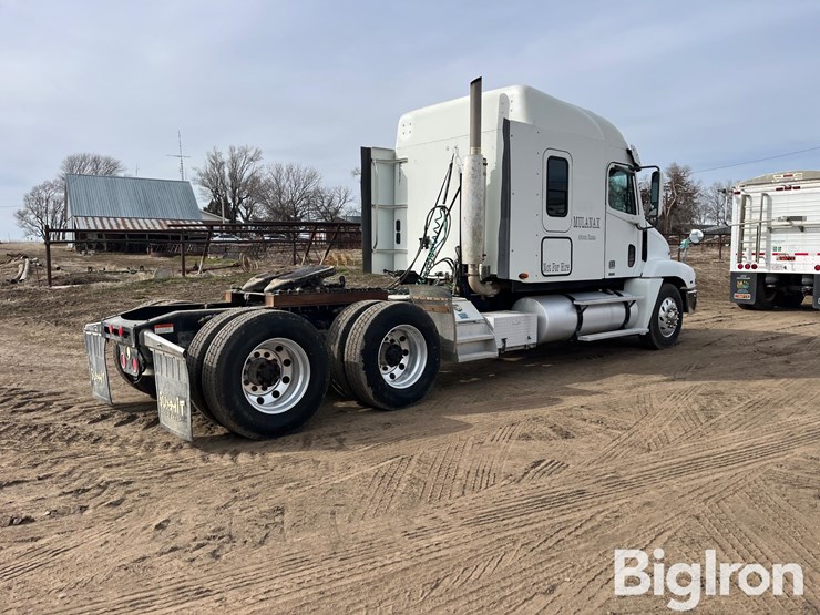 2006-freightliner-century-classic-cst120-t/a-truck-tractor-image-5