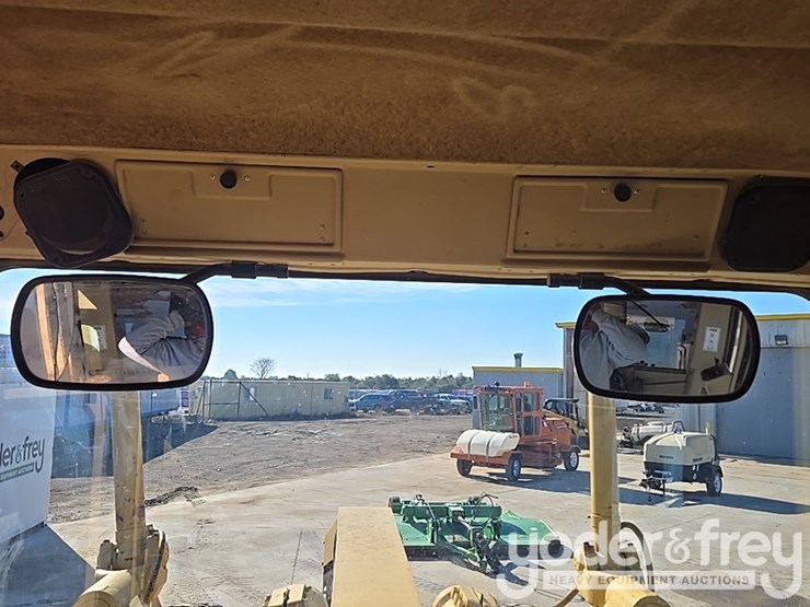 2005-caterpillar-140h-vhp-plus-image-112