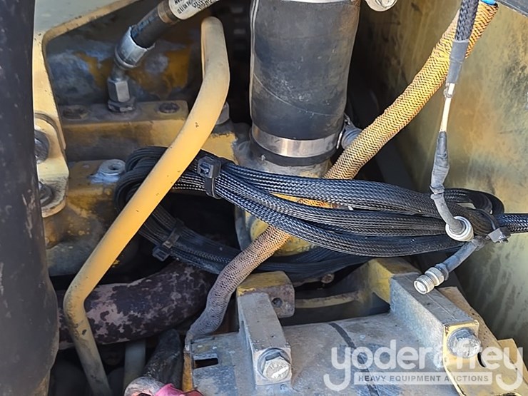 2005-caterpillar-140h-vhp-plus-image-98