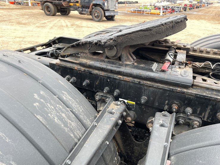 2019-kenworth-t880-image-23