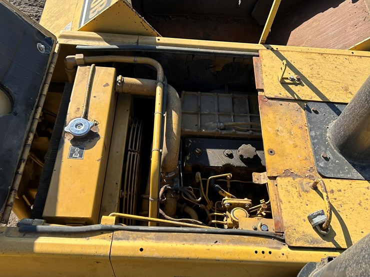 caterpillar-ap-650b-image-54