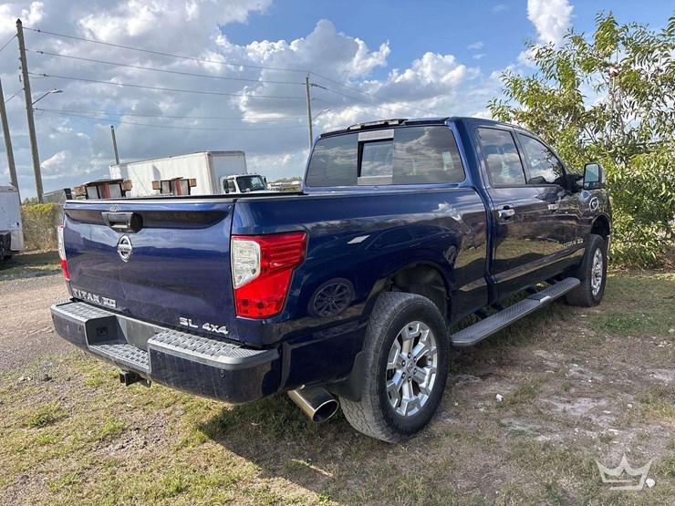 2016-nissan-titan-image-3