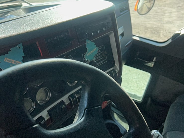 2007-kenworth-t800-image-52