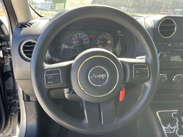 2015-jeep-patriot-sport-image-13