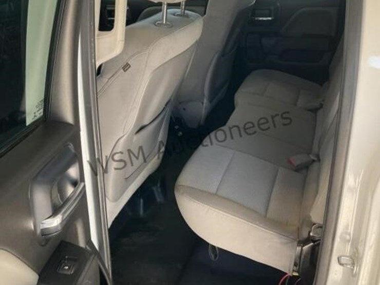 2015-chevrolet-silverado-1500-image-25