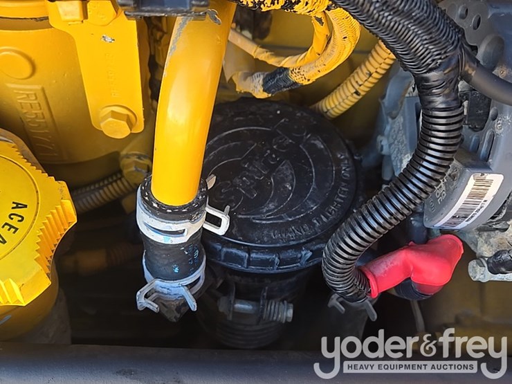 2018-deere-700k-image-58