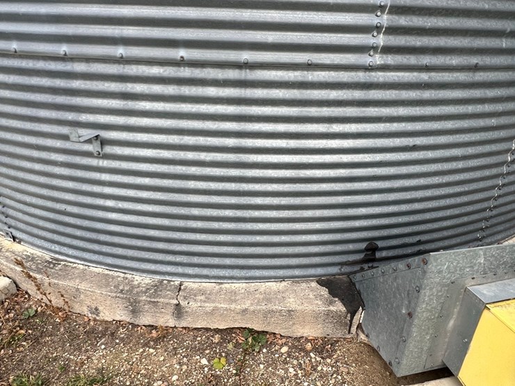 lot-25.-5,000-bu.-grain-bin-to-be-moved,-bin-fan-included,-motor-needs-some-work,-single-phase-(bin-3)-image-9